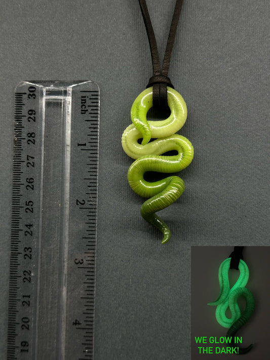 Camerworm Diaz - Worm Pendant 11