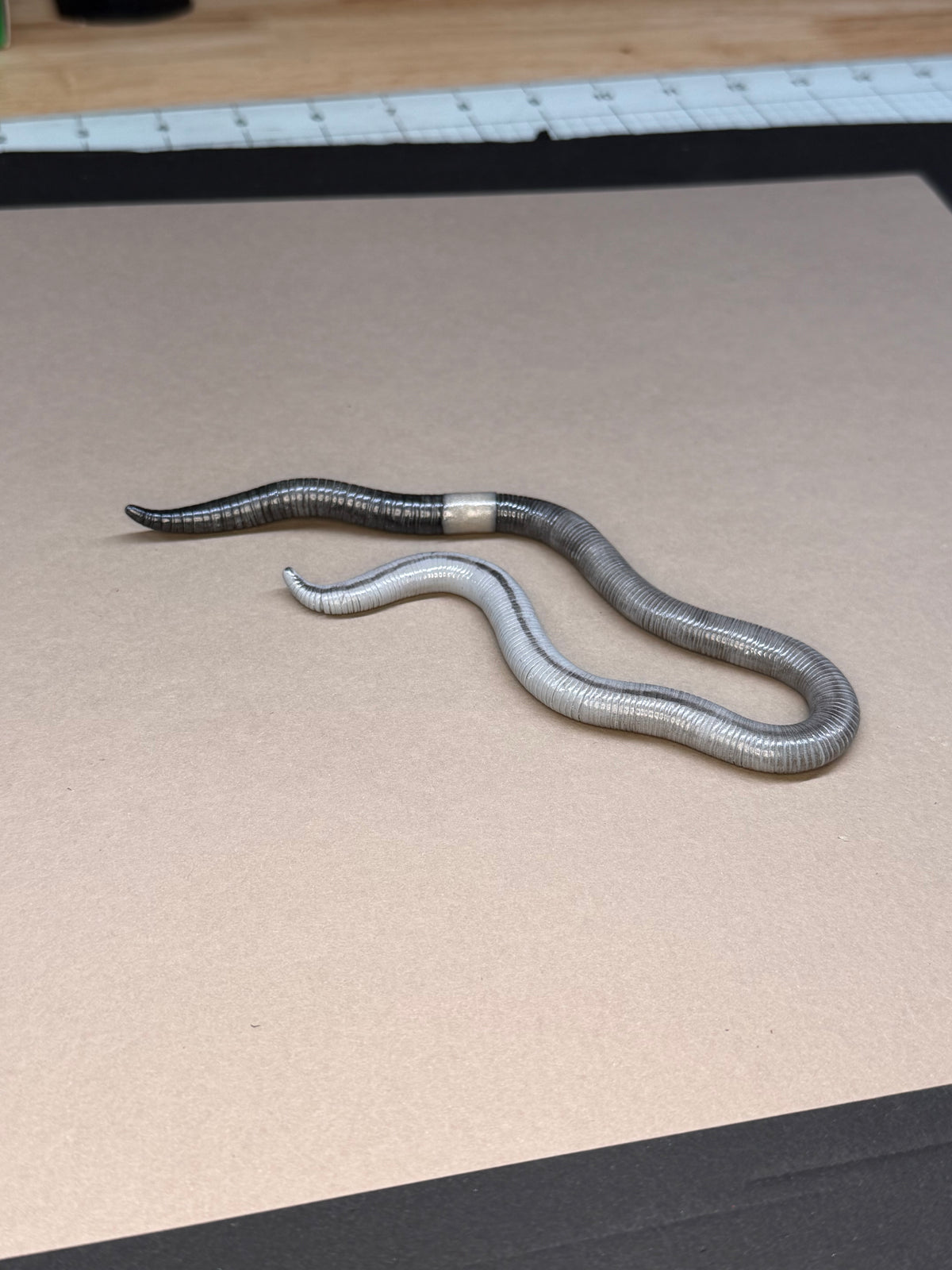 S’getty Bloop - Big Freaking Worm Figurine 8