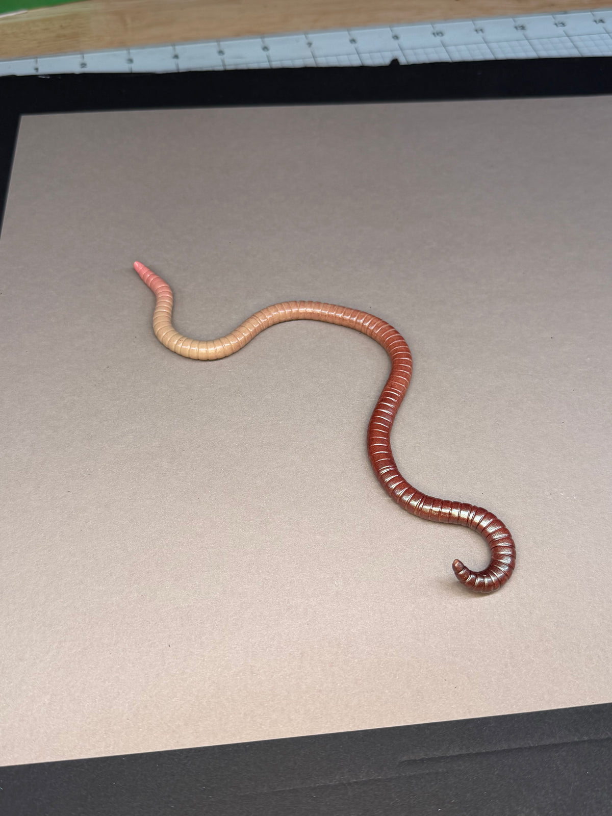 Giblet - CUTIE CRAWLER STYLE Big Freaking Worm Figurine 9