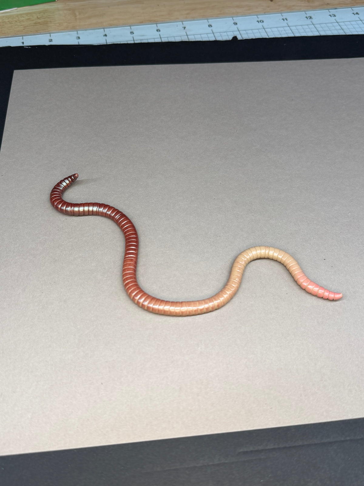 Giblet - CUTIE CRAWLER STYLE Big Freaking Worm Figurine 9