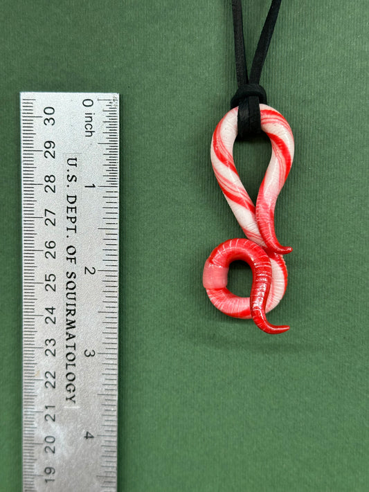 Sigwormy Weaver - Worm Pendant 8