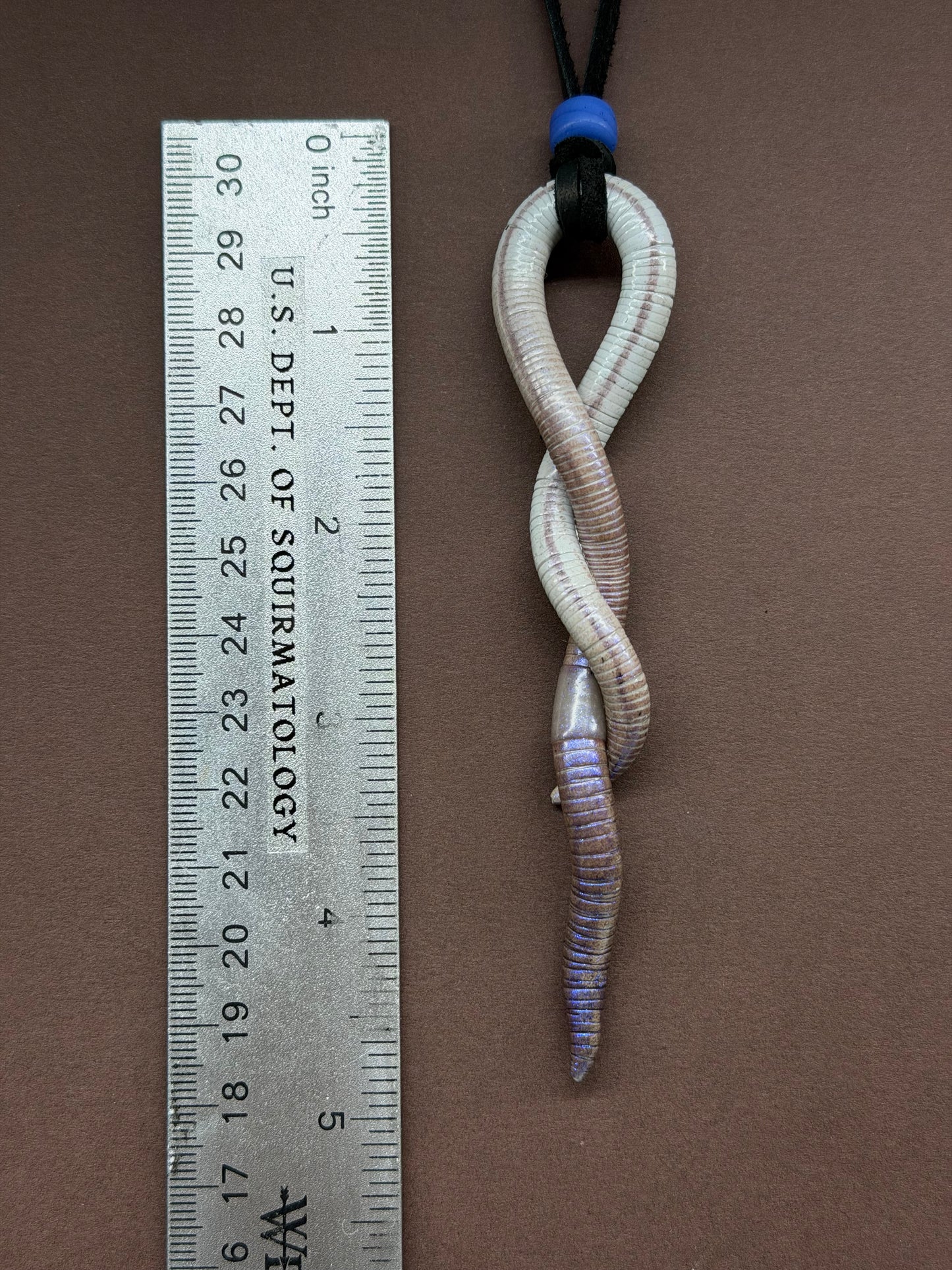 Benedig Compostpatch - Classic Crawler Worm Pendant 33