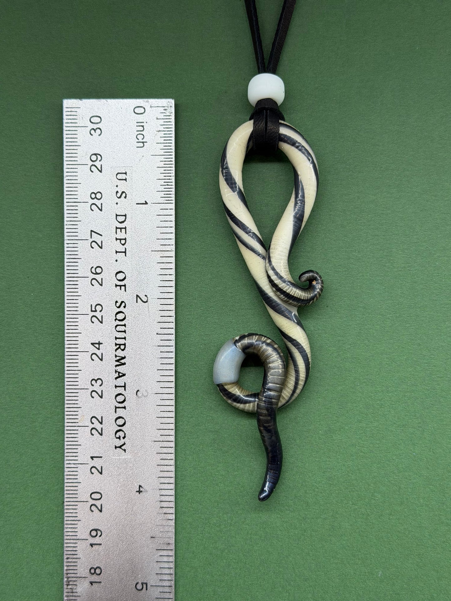 Slinkin Park - Worm Pendant 81